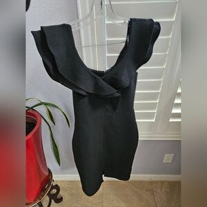 Elegant Black Ruffled Dress Size Large